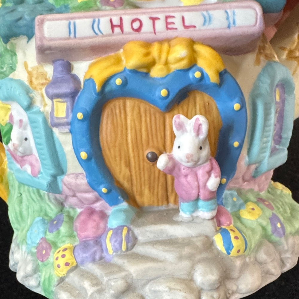 Bunny Towne Easter porcelain, hand-painted Colorful Ceramic Teapot with Hotel - Picture 2 of 6
